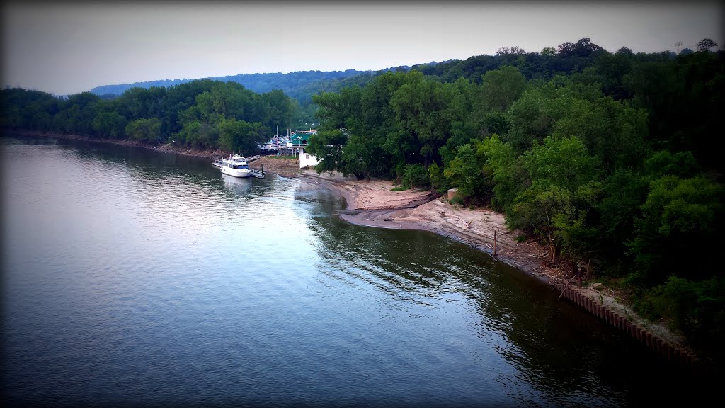 Mississippi River by Gabriel Vanslette