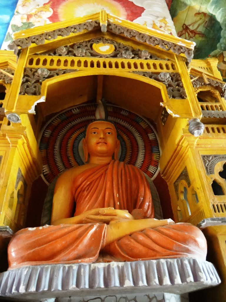 Ananda Maha Viharaya by Senanayaka Bandara