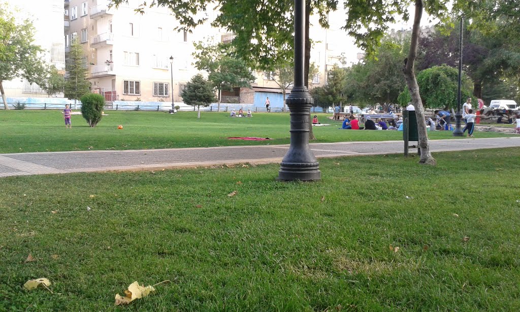 Gaziantep hayri tütüncüler parkı by Engin ertuğrul