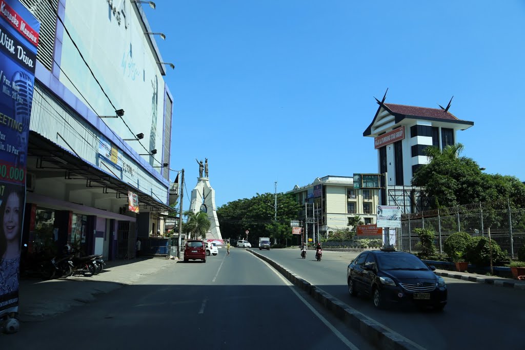 Makassar, Makassar City, South Sulawesi, Indonesia by sarthit medhasith Su…