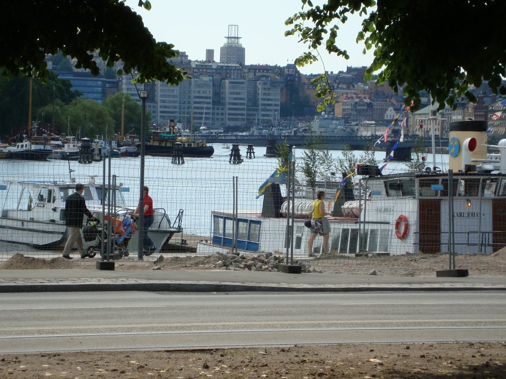 Some work being done, Stockholm, Sweden by Luciano R Oliveira