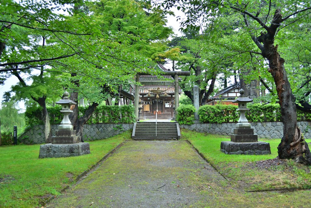 鶴岡護國神社 鳥居 TsuruokaGokoku shinto shrine by nkmroioikkkz