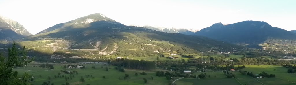 Panorama dalla rocca di Embrun by Alessandro Collet