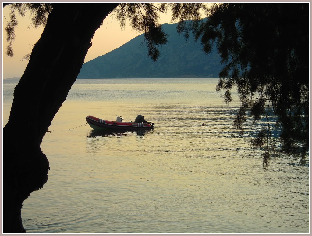 Kalamaki beach during an August dusk ... Kaparelli, Voiotia by Christos Georgilakis