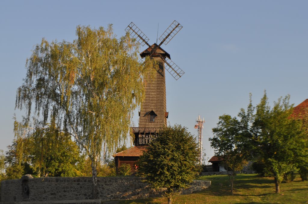 Korsun'-Shevchenkivs'kyi, Cherkas'ka oblast, Ukraine by Роман Перепичай