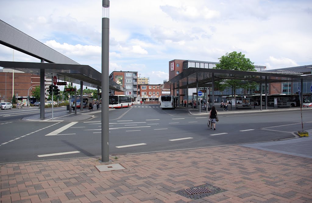 Berliner Platz mit ZOB - Bottrop, n.S-O (i) by Jens H.