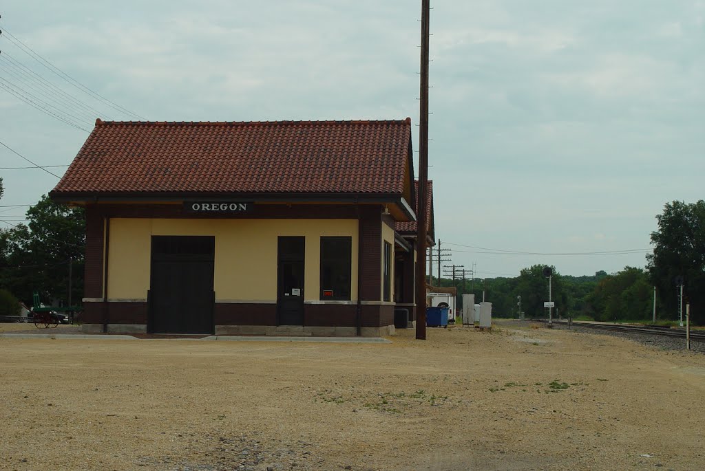 Former CB&Q railroad depot at Oregon, Illinois by illinichip