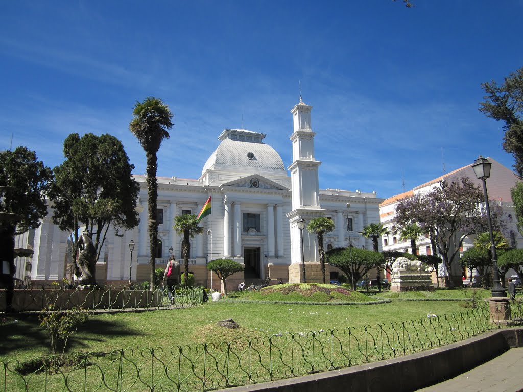 Casco Viejo, Sucre, Bolivia by Cristián Luengo