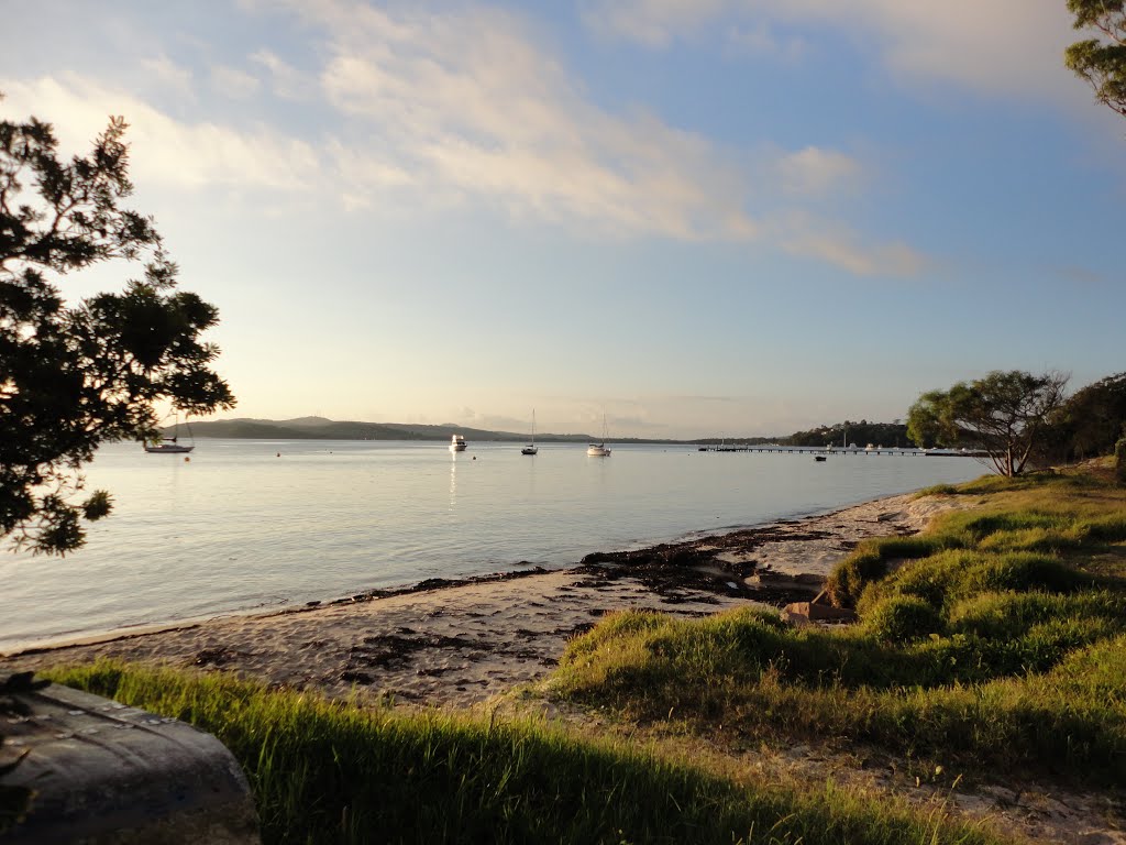 Soldiers Point Waters, Port Stephens by kljuco