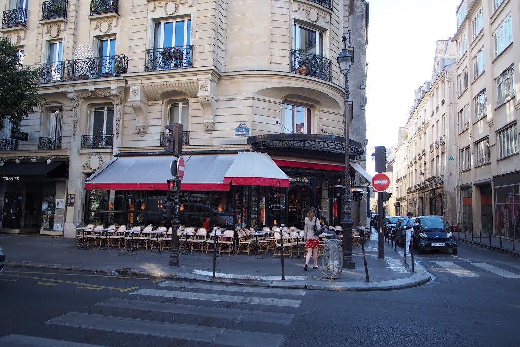 Enfants-Rouges, Paris, France by withjay