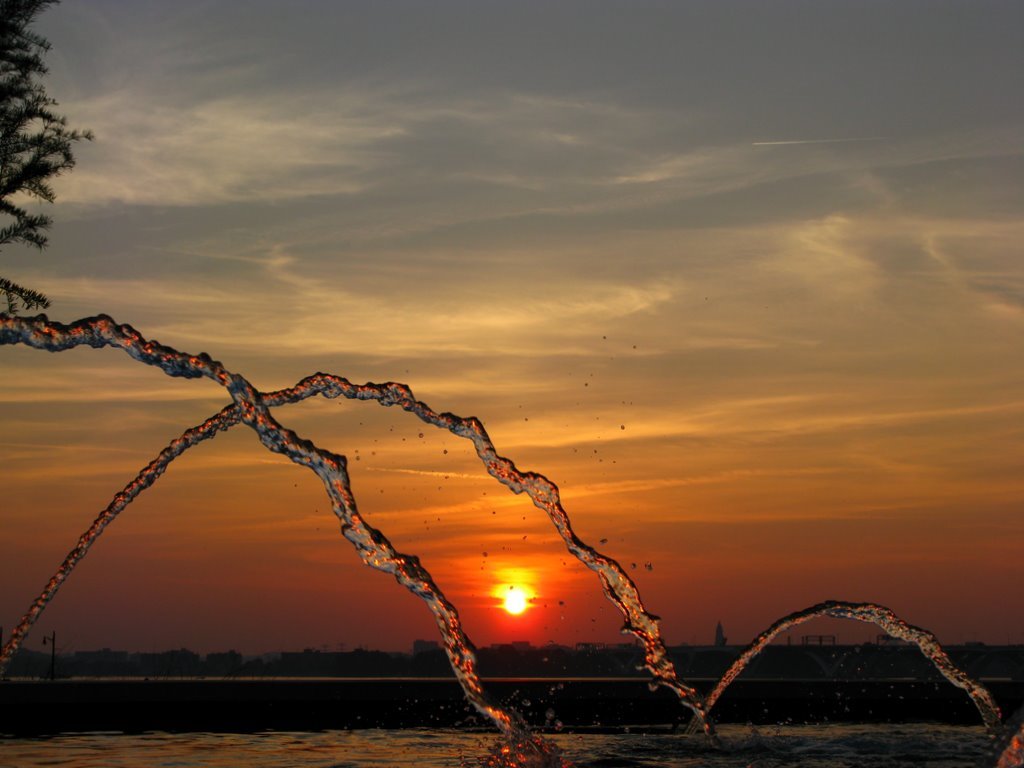 Fountain sunset by Richard Martone