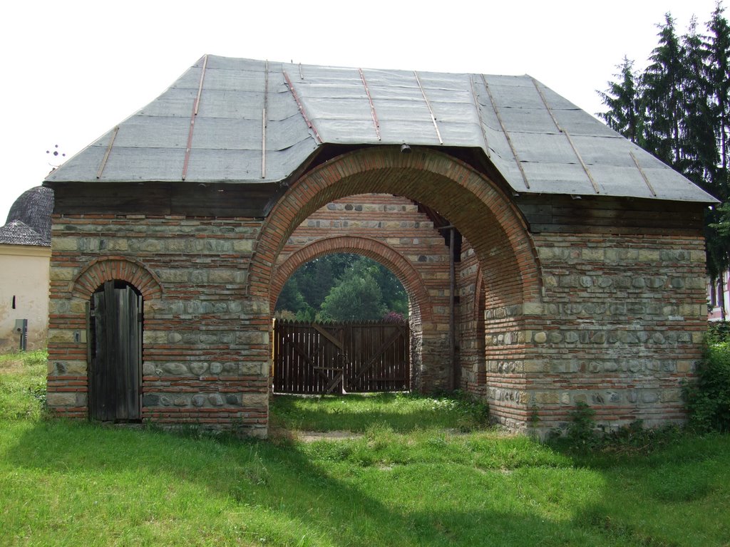 Interior curtea Domneasca - Curtea de Arges by gabiavram