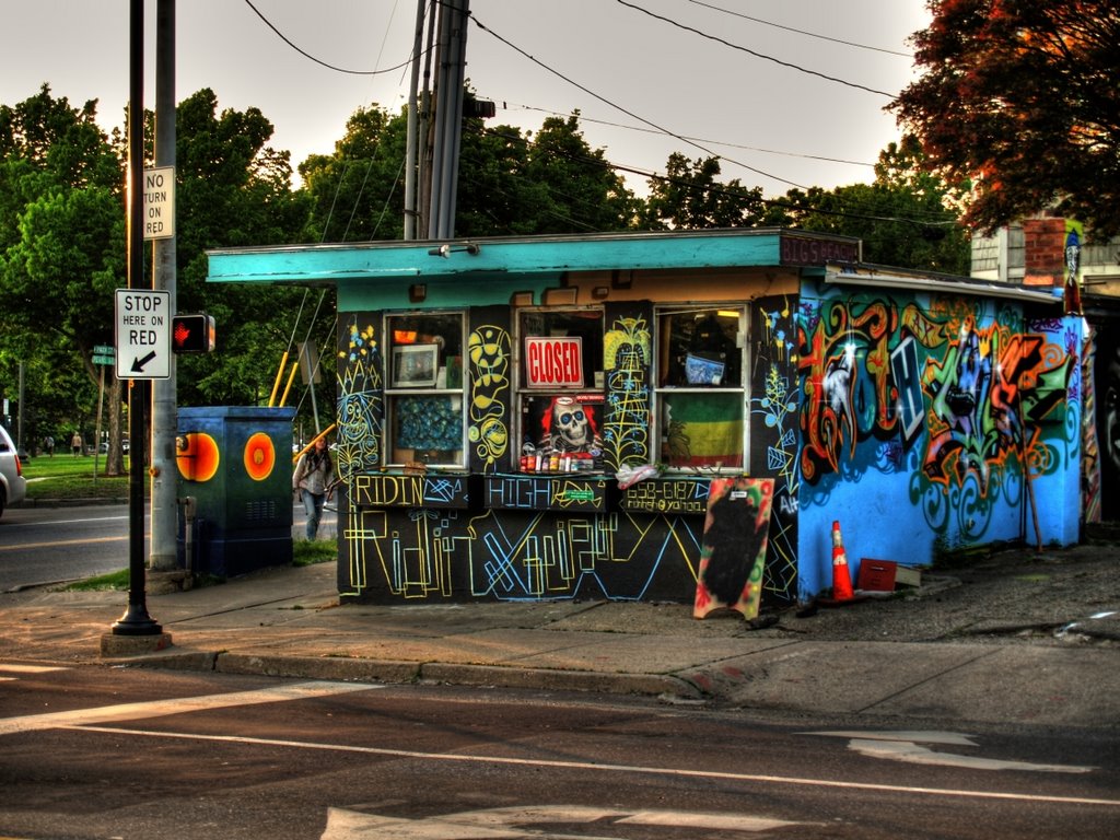 On the corner (HDR) by swift447