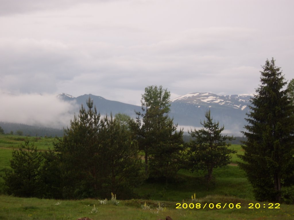 Samokov, Bulgaria by zeenon