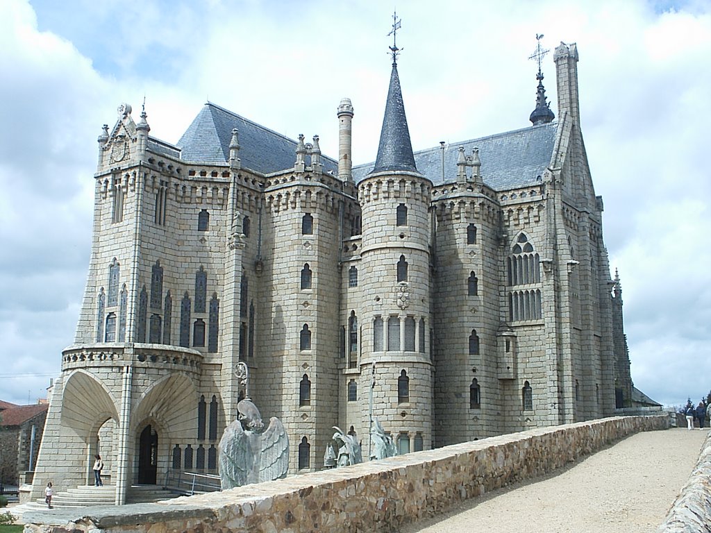 Palacio episcopal de Astorga by Kayto