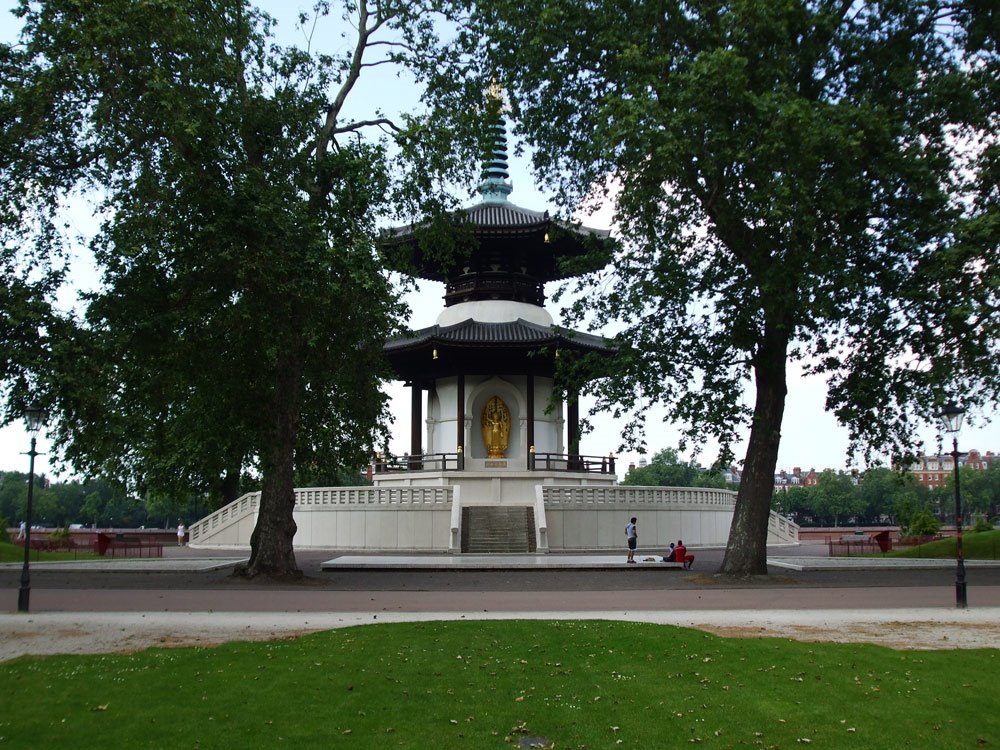 Peace Pagoda - Battersea Park by pema_aum