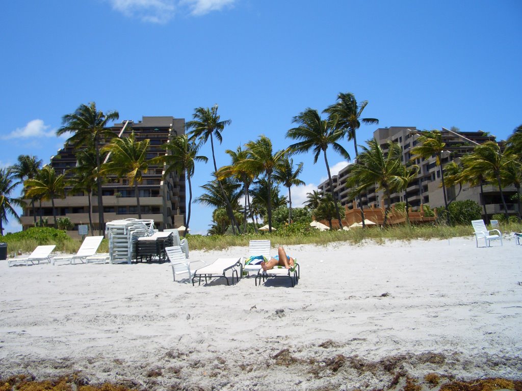 Key Biscayne Beach 1 by ikecosta