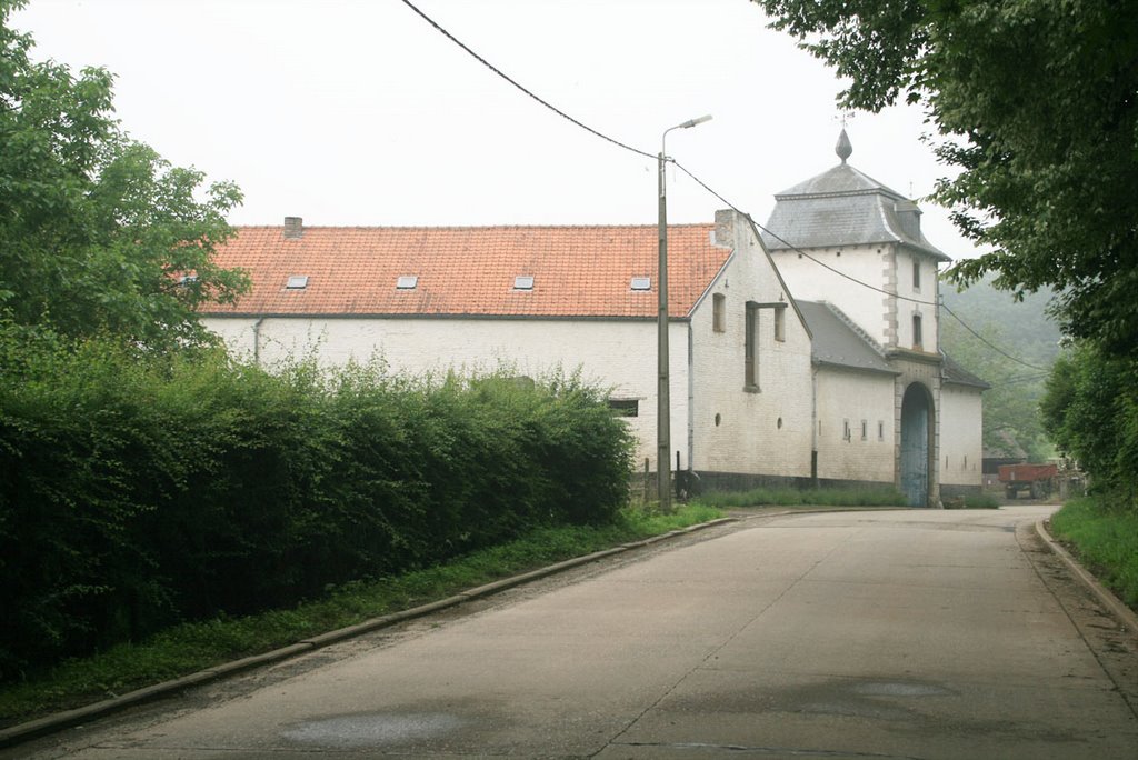 Ferme Botin à Vieux-Waleffes by Laurent P