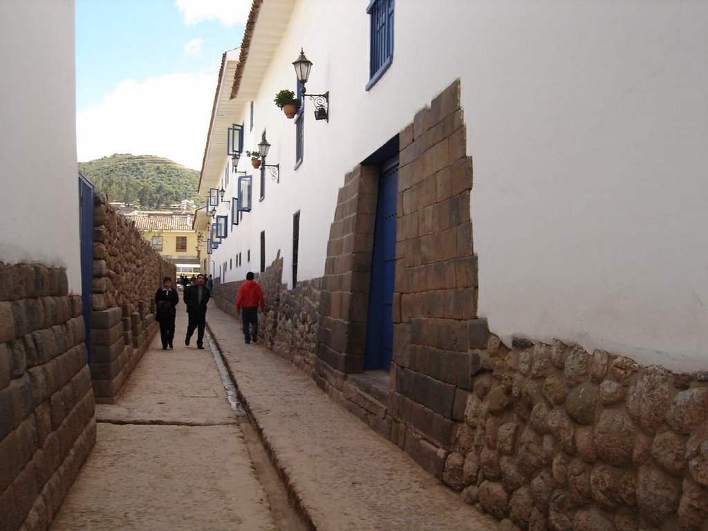 Calle Willkakuna. Portada casa de Juan de Salas y Valdés by GERMAN ZECENARRO BEN…