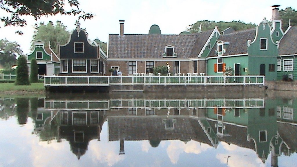 Noordoostelijk van Schaarsbergen, Arnhem, Netherlands by Joe Cost Budde