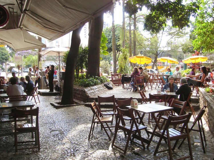 "A Cafeteria" Três Corações- Pça da Savassi by Átila Araújo