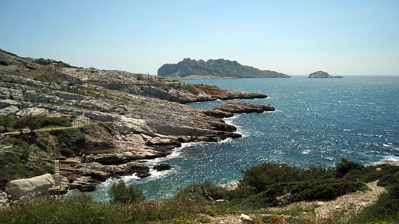 Calanque de saména by Bruno Leutwyler