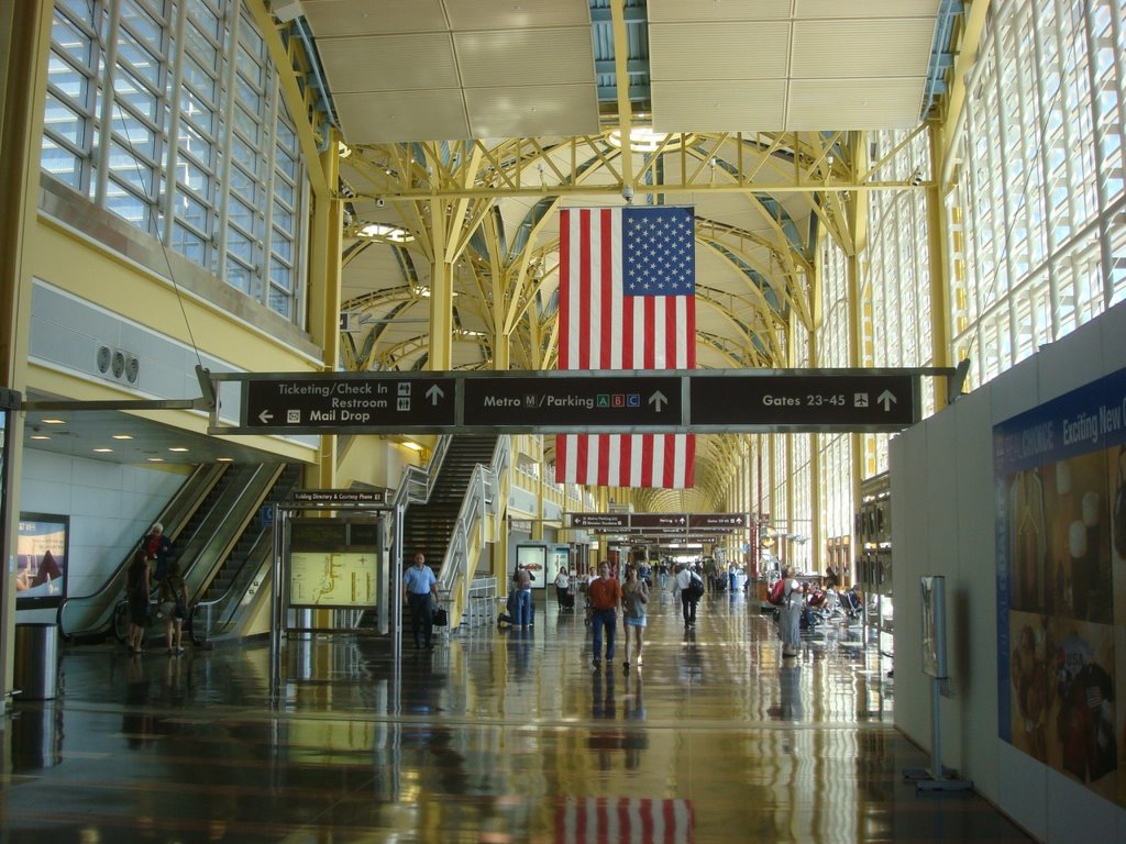 Ronald Reagan Airport Concourse by snowshower