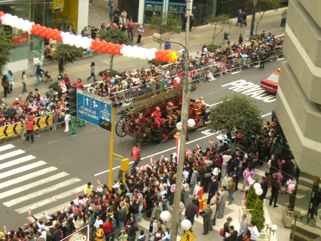 Desfile de Wong by Jorge Cuentas