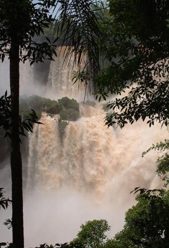 Iguazu by Luis Torres