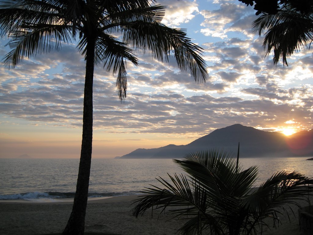 Praia Paúba - São Sebatião - SP - Brasil by Gilmara e Marcelo Lima