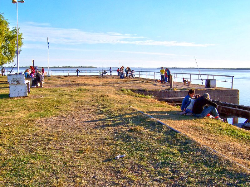 Muelle de pescadores by Maria Elena Bavio