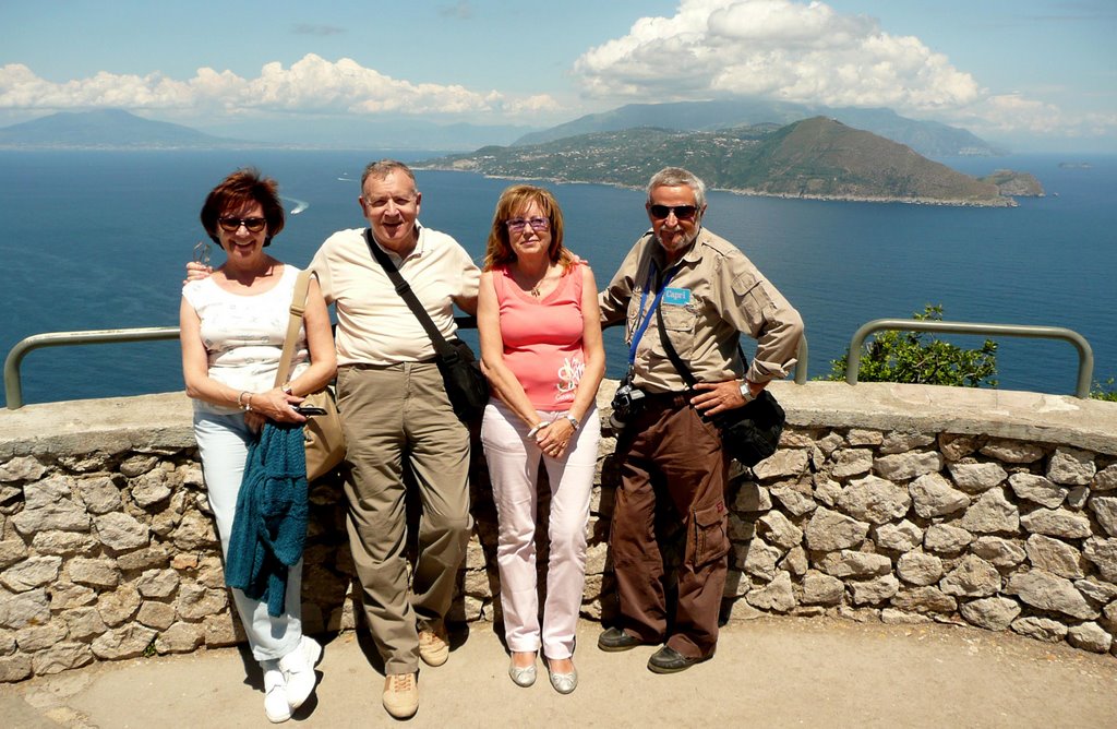 Italia - Capri - El Vesubio desde Villa Jovi (2008) by Antonio Esteban