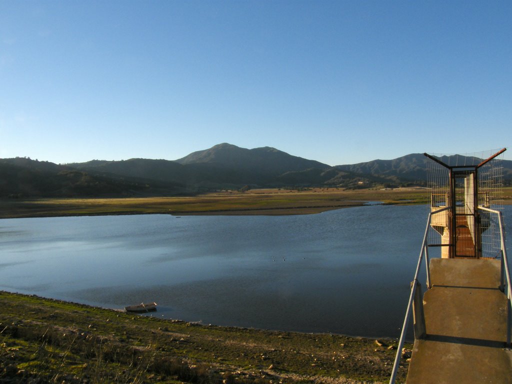 Embalse lo ovalle (4) by Felipe Andrés Herrer…