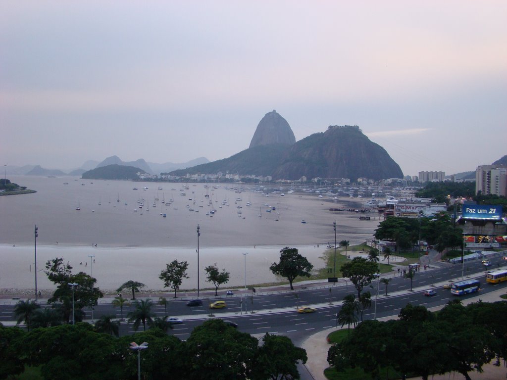 Pão de Açúcar & Enseada de Botafogo - Vista do Botafogo Praia Shopping by Jonatas Nascimento