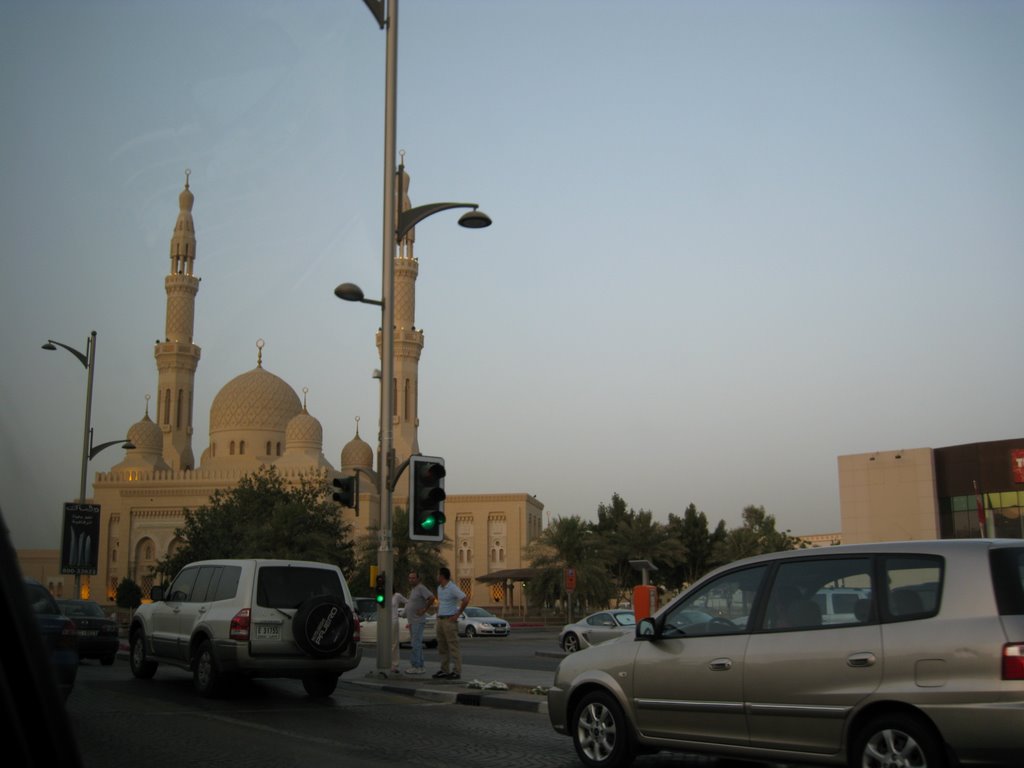 Jumeirah Grand Mosque by Peter VG Kristiansen