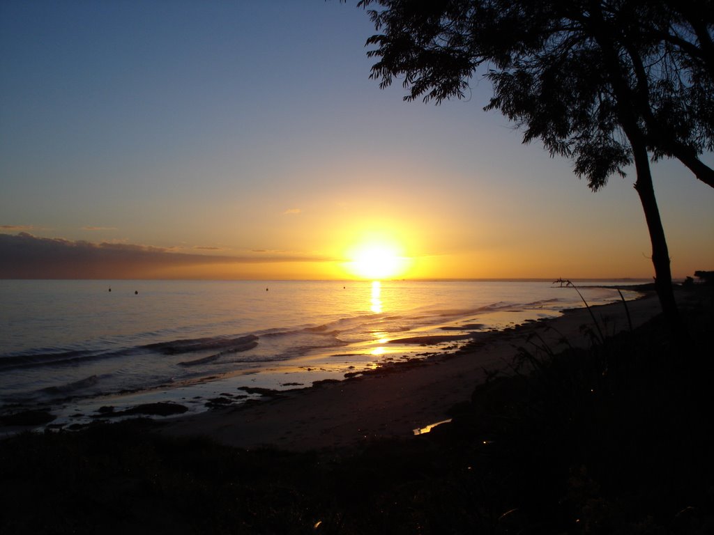 Busselton sunrise by dagechop