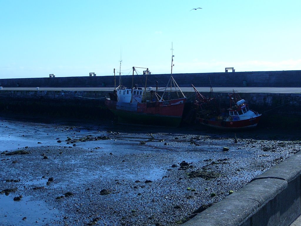 Raunchy ships in Port of Howth by HunNomad