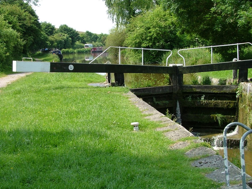 Little Bedwyn Lock 69 by SBower