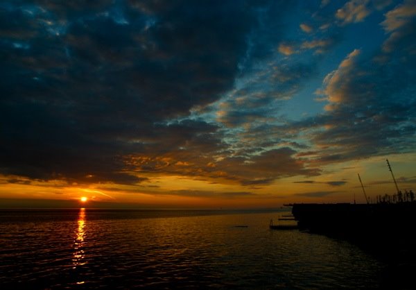 Västra Hamnen Sunset by joakimraboff