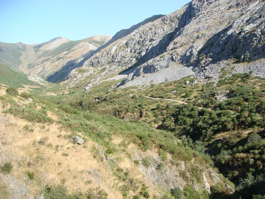 Senda de la Cascada de Mazobre by acicuecalo