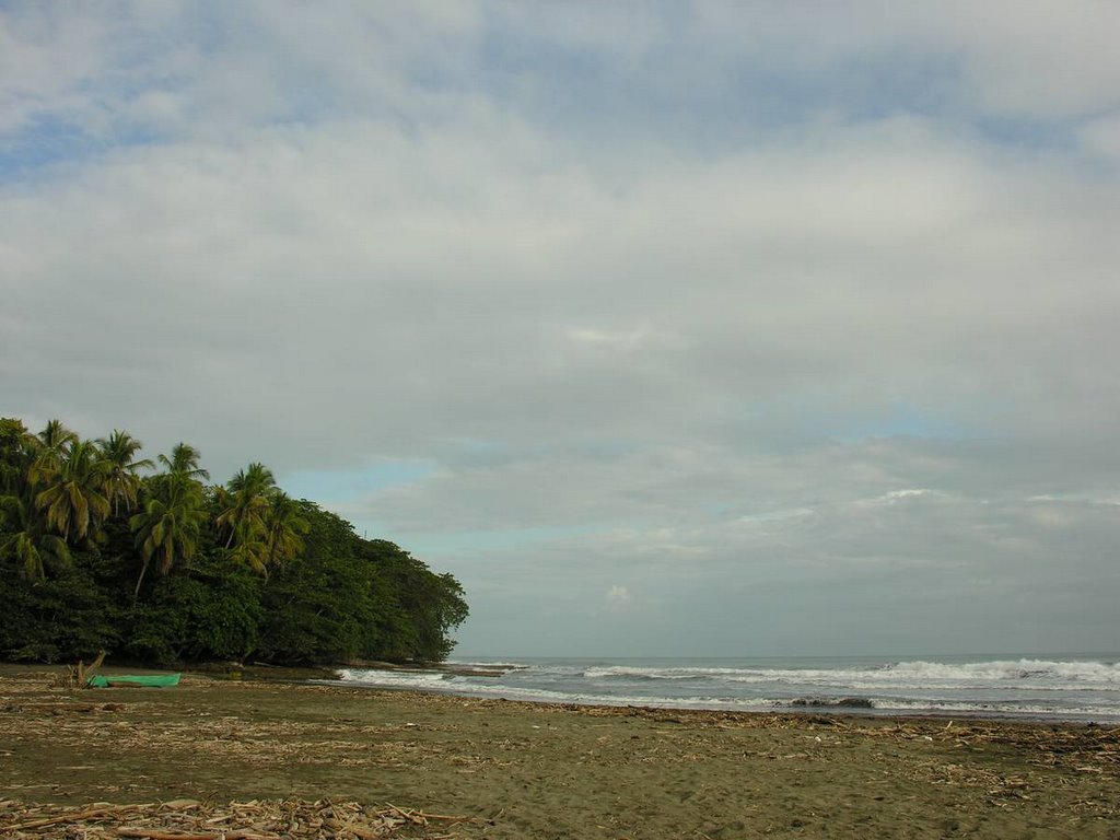 Parque Nacional Cahuita, Limón by J.Monge-Najera