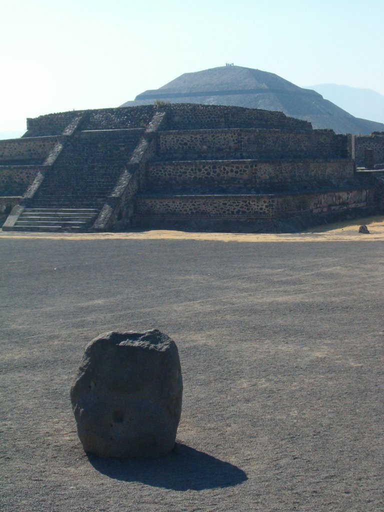 Teotihuacan by Francois Esnault