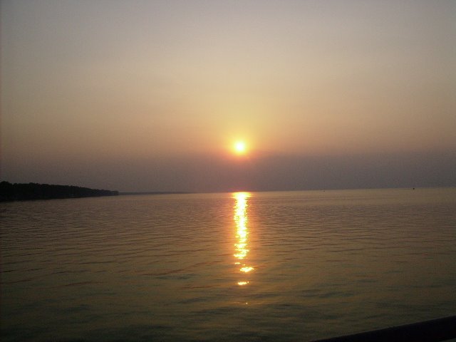 Lake Erie Sunset by kacol