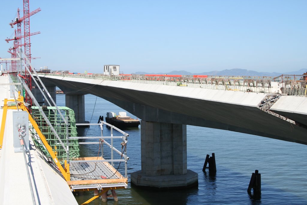 Construction of new Bay Bridge, CA by HendrikB