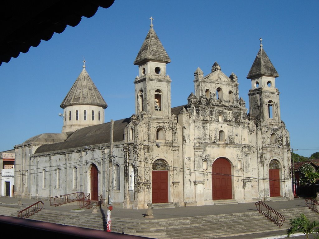 Iglesia de guadalupe, granada, nicaragua by RC Herrera