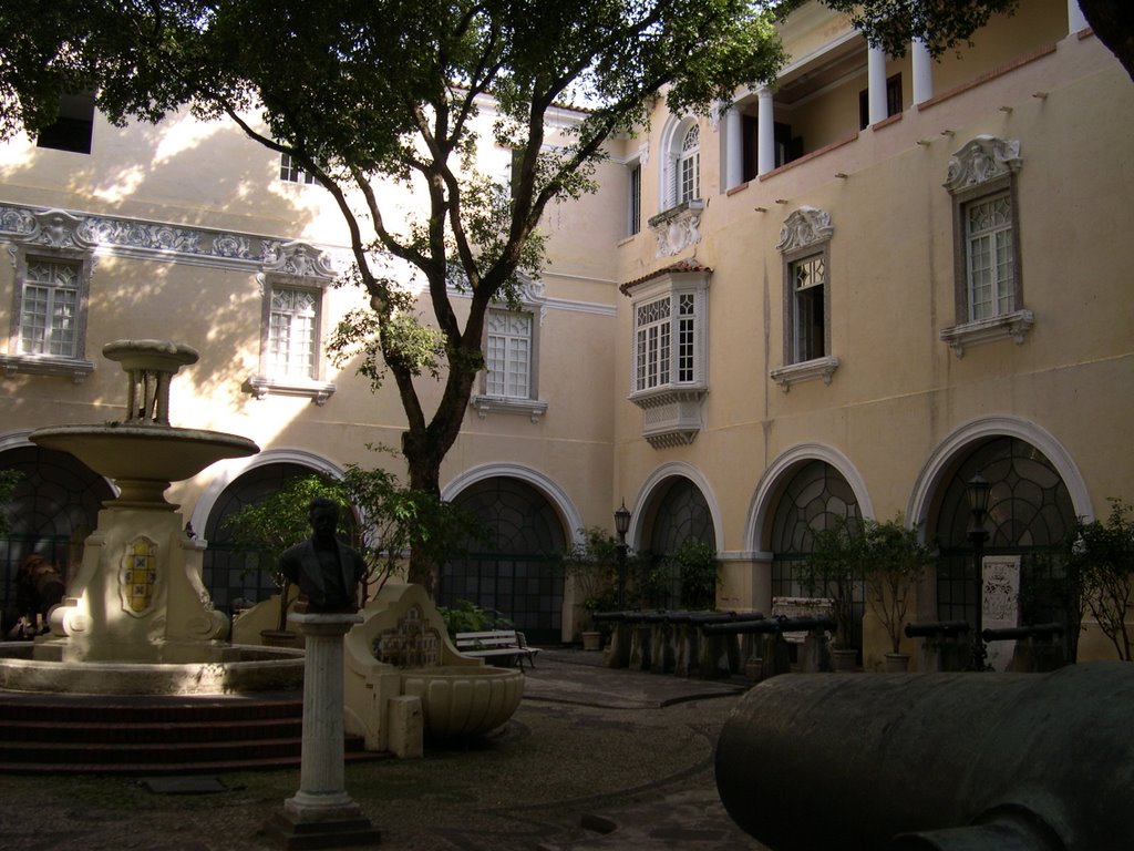 PATIO DOS CANHÕES MUSEU HISTÓRICO NACIONAL by luizjabour