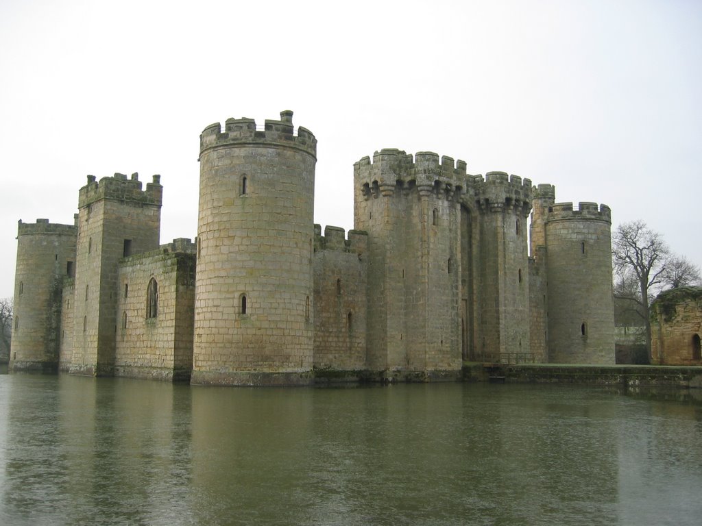 Bodiam Castle by Mark Lanyon