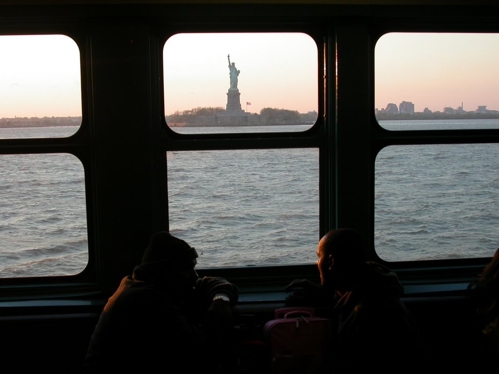 Staten ferry (view of statue o liberty) by Bob Whalen