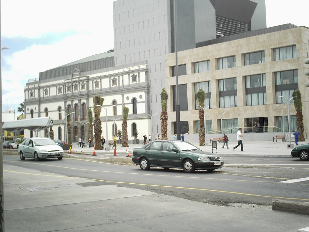 Teatro perez galdos esperando la guagua by Jhose jhon