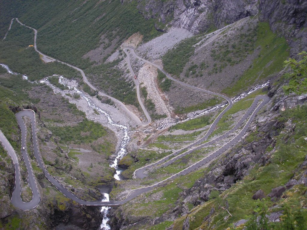 Trollstigen by Petr Vůjtek